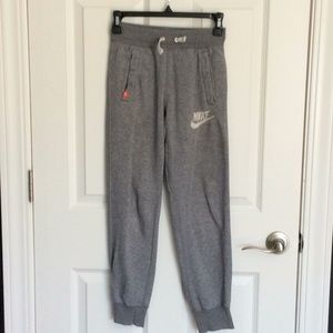 Nike gray boys joggers size Medium